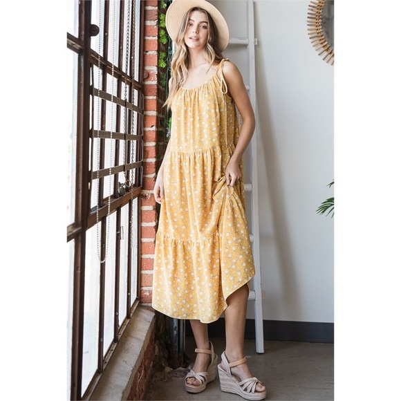 LAST 1️⃣ YELLOW FLORAL SPAGHETTI STRAPS DRESS - Picture 2 of 5